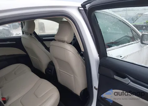 2018 Ford Fusion Hybrid Titanium z USA, uszkodzony, nr VIN 3FA6P0RU6JR219080